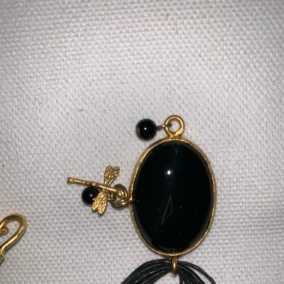 Black onyx stone set in Gold tone - Picture 2 of 6
